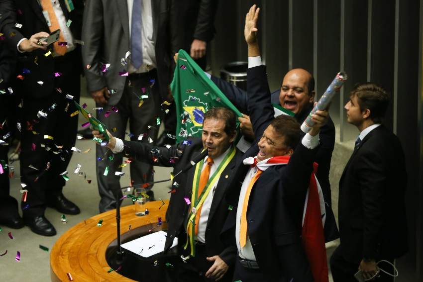 Brasília - Deputado Paulinho da Força fala durante a sessão para votação da autorização ou não da abertura do processo de impeachment da presidenta Dilma Rousseff, no plenário da Câmara. Foto: Marcelo Camargo/Agência Brasil.