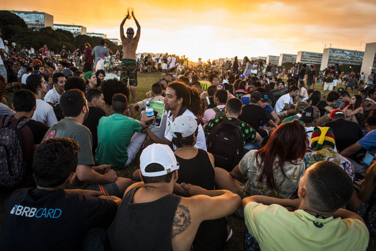 Pôr do sol na Esplanada dos Ministérios após a Marcha da Maconha de Brasília em 2017. Foto: Mídia NINJA