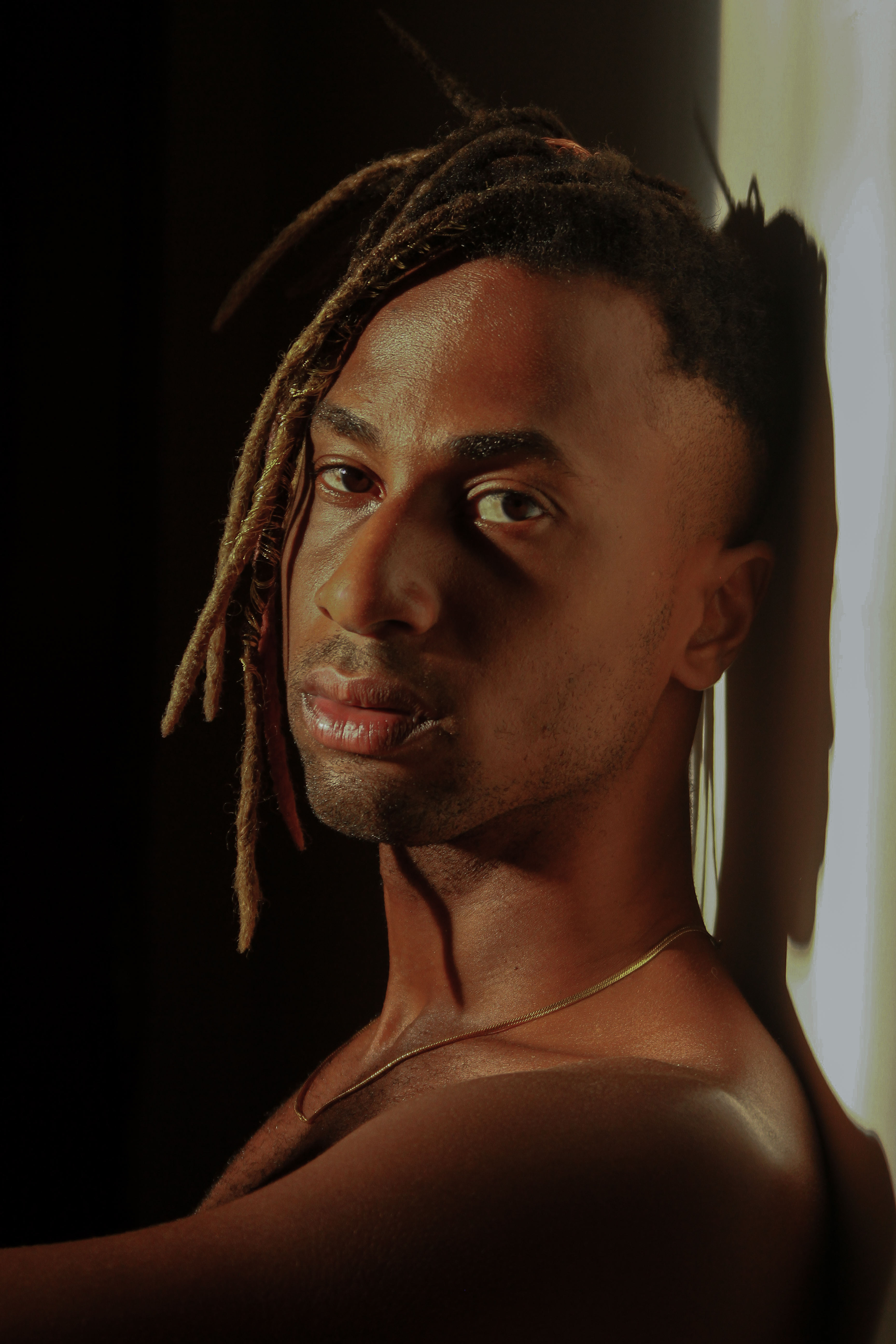 #ArtistaFOdA A potência preta de Caio Prado