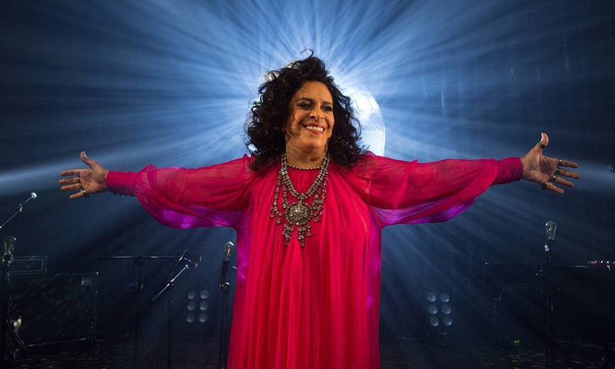 Artistas declaram amor a Gal Costa nas redes e Chico Buarque cancela show