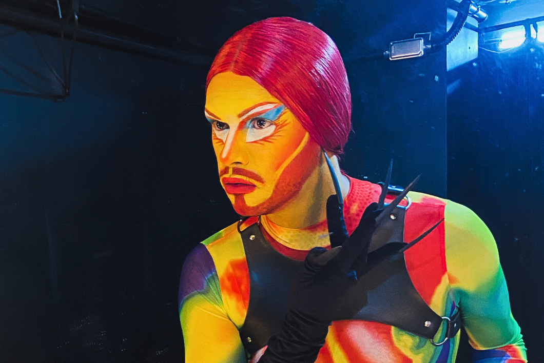 A Drag Amarela e a potência criativa de Zeus Achetti