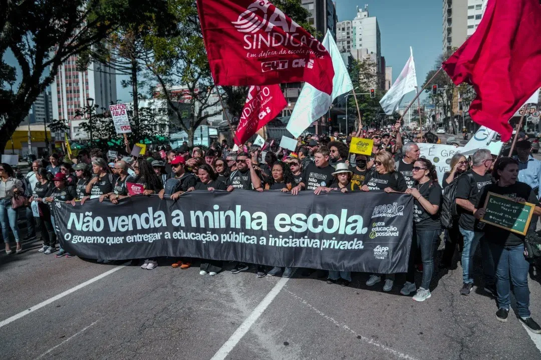 paraná privatiza escolas públicas