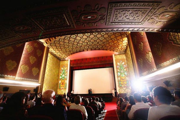 Quem conta as histórias do mundo? A disputa cultural entre Hollywood e os cinemas nacionais